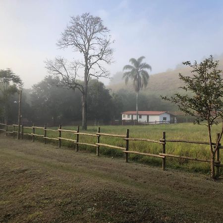 Vivenda Dos Guaranys -Um Projeto Ecologico - Casa Villa Conservatória Eksteriør billede